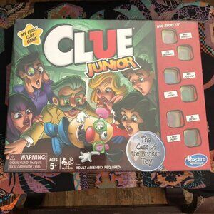 New Sealed Board Game  Clue Jr./Junior Family Fun Case of the Broken Toy